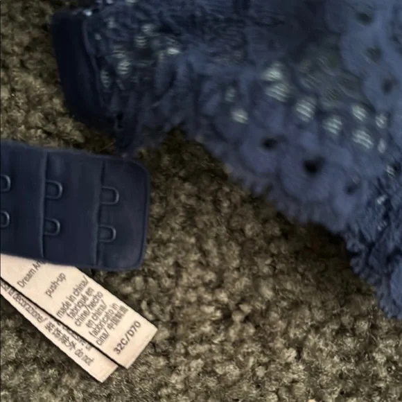 Victoria's Secret Blue Lace Trim Bra with Underwire Support - Picture 3 of 4